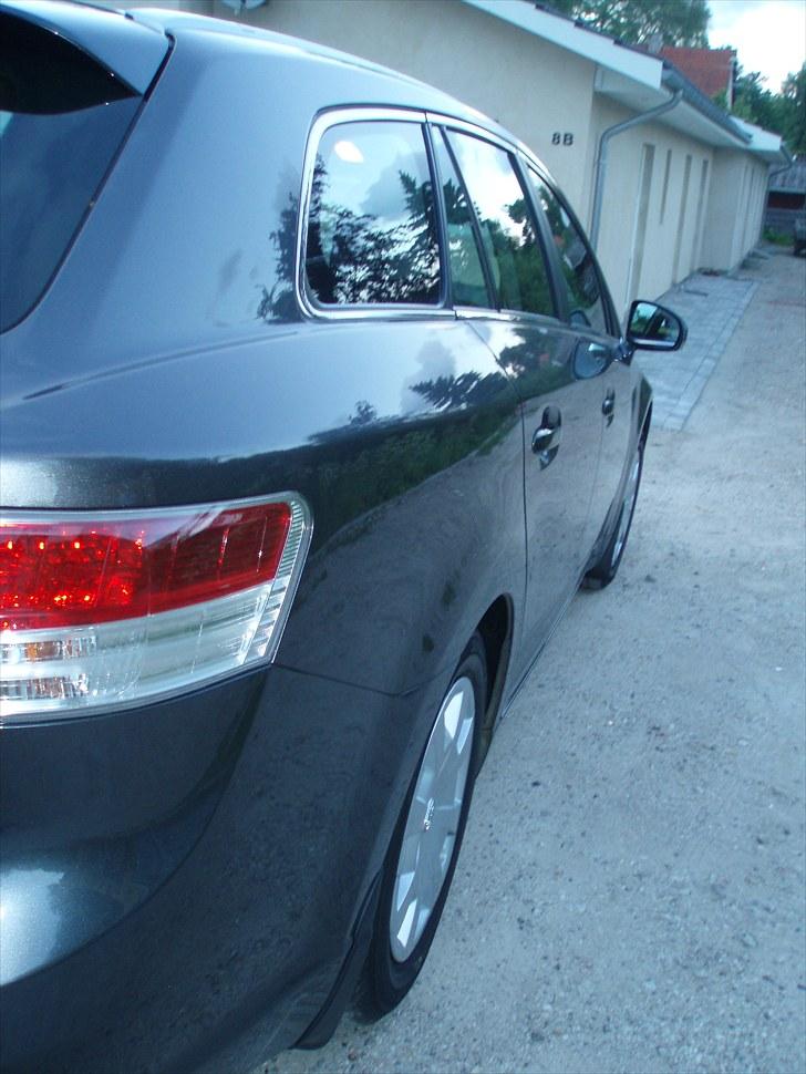 Toyota Avensis D-4D TX *SOLGT* billede 7