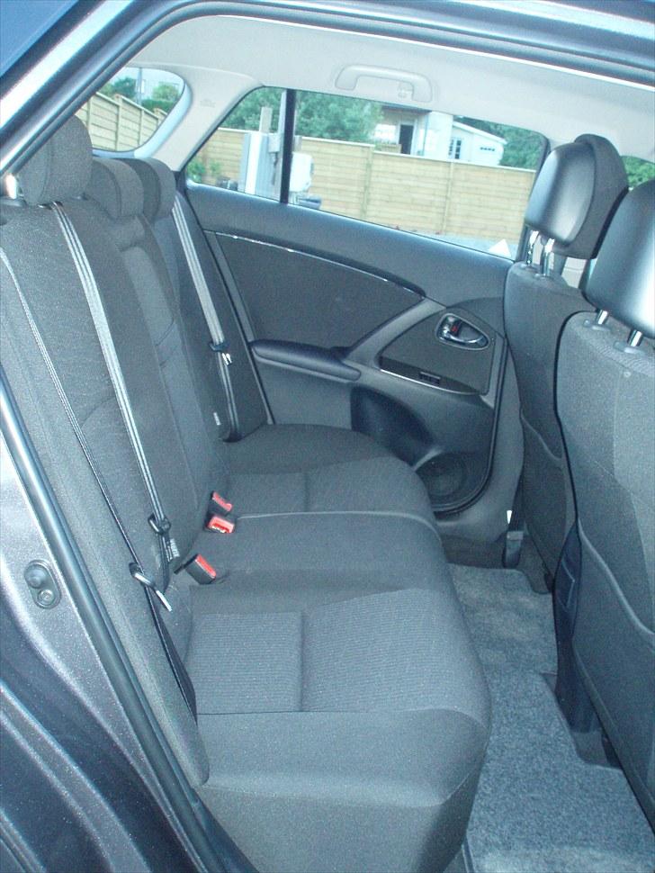 Toyota Avensis D-4D TX *SOLGT* billede 8