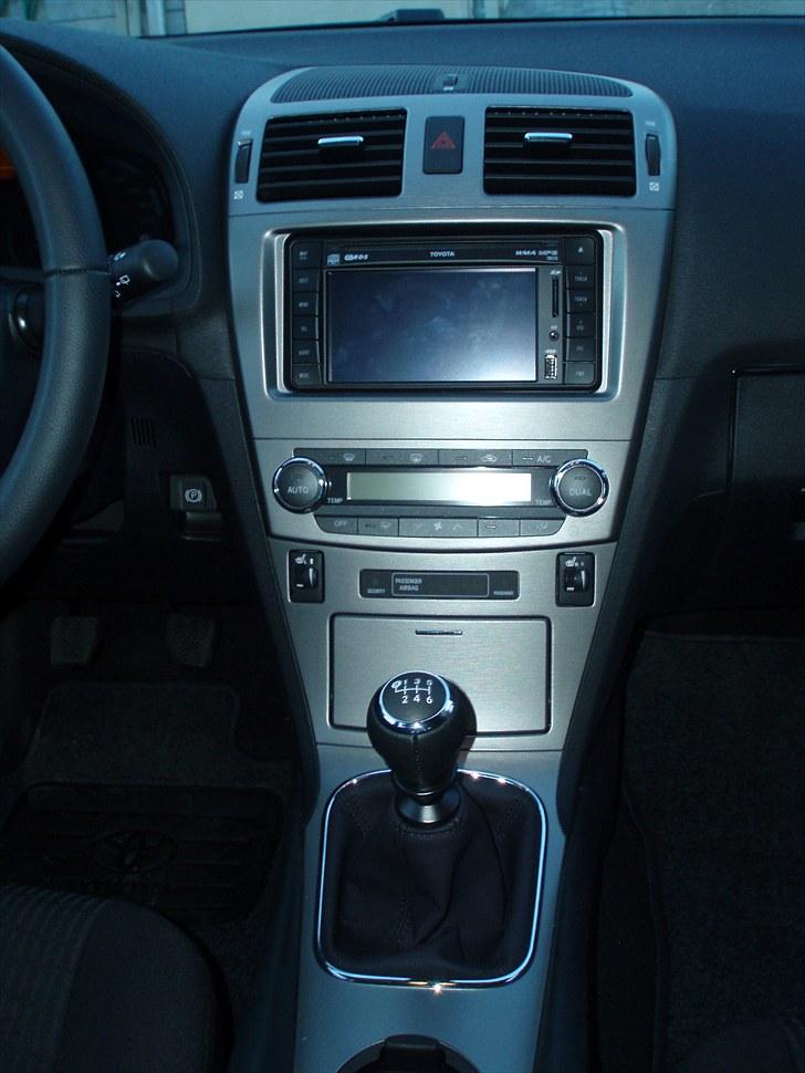 Toyota Avensis D-4D TX *SOLGT* billede 10