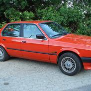 BMW 320 E30