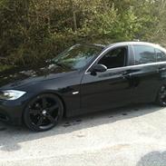 BMW 320i E90