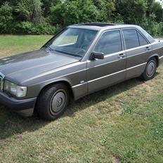 Mercedes Benz 190E