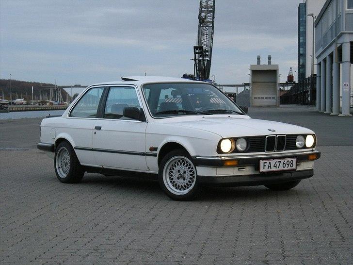 BMW E30 325e billede 2