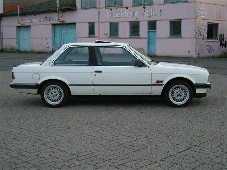 BMW E30 325e billede 4