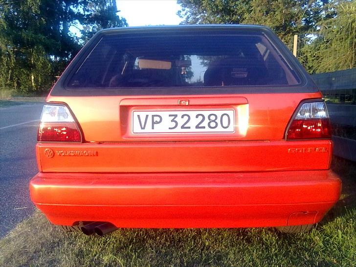 VW GOLF 1.6 CL *ERNIE* - En go røv er vel altid godt billede 7