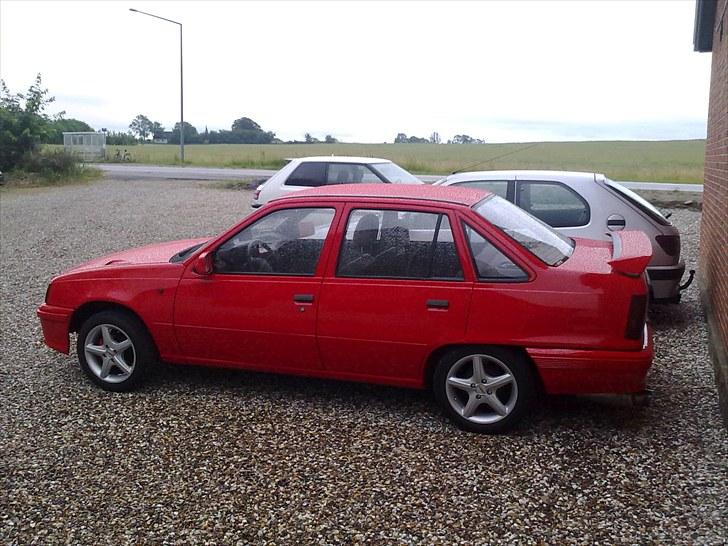 Opel kadett - kadett med lak + gsi skørter + alle emblemer fjernet billede 6