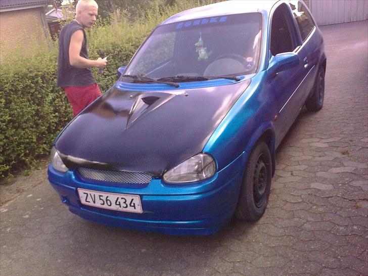 Opel Corsa B - ny malet billede 1