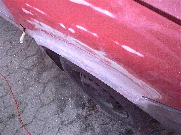 Opel Corsa B - skærmene er spartlet sammen med karossen billede 9