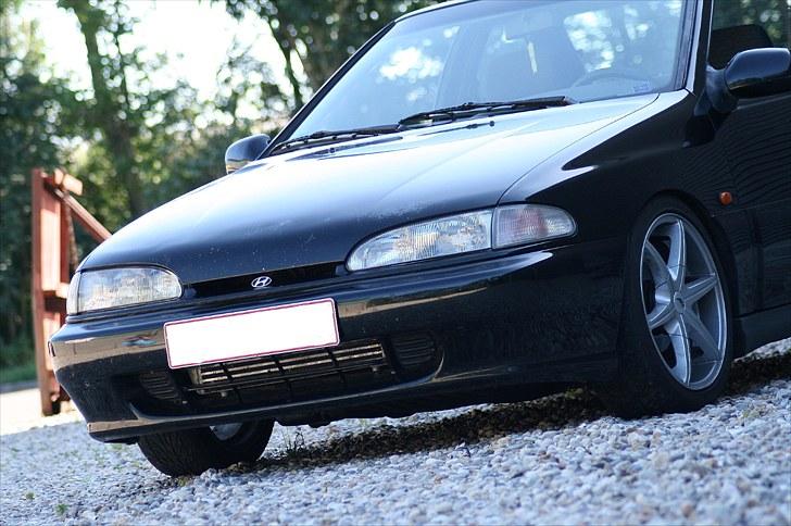 Hyundai Scoupe Solgt - Her kan man lige skimte intercooleren ;) billede 4