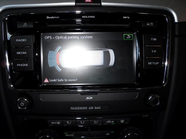 Skoda Superb 2.0 TDI CR 170 HK - Sensorer i for. billede 11