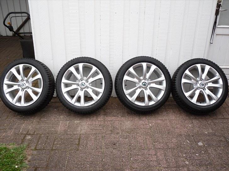 Skoda Superb 2.0 TDI CR 170 HK - 4 stk. fælge m. Michelin Alpin A4 klar til vinteren billede 12