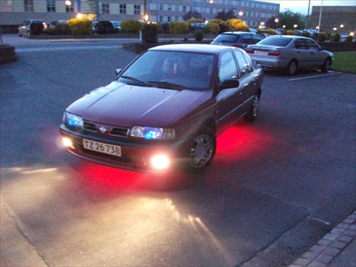 Nissan Primera Mk I 1,6i LX HB billede 13