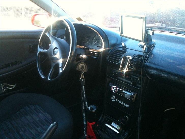 Mazda MX3 - Kabelrod? Jaja, men man vil vel ha´ både TMC modtager, gps, avi-afspiller og dvb-t modtager på samme tid i gps´en :) billede 8