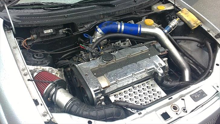 Opel corsa b 2,0 16v turbo tilsalg - de små dråber er olie:( billede 2