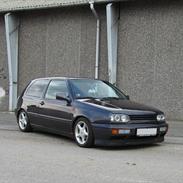 VW Golf Mk Ill Totalskadet. 