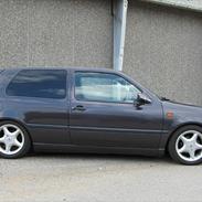 VW Golf Mk Ill Totalskadet. 