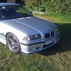 BMW e36 320i Coupé Solgt
