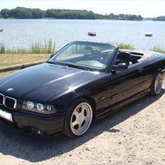 BMW 325i Cabriolet - Solgt
