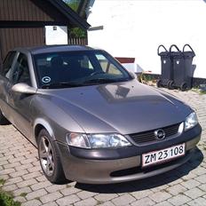 Opel Vectra B 1.6 16v *SOLGT*