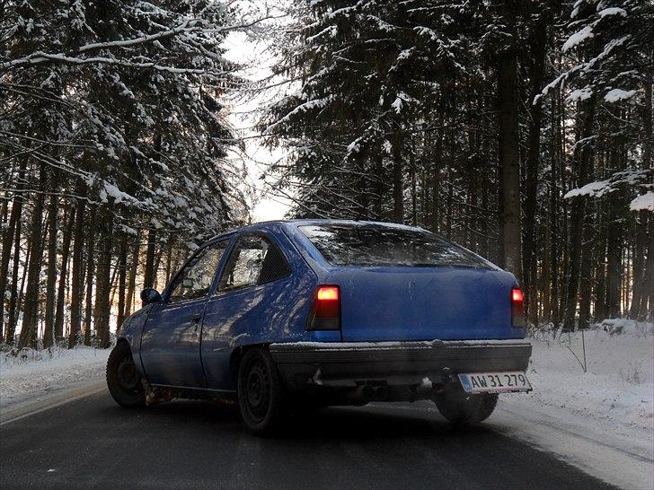 Opel Kadett E CC 1.3s (Vinterbil nr. 1) - Bilen hvor jeg er stoppet i nærheden af 18-19 gange af politiet i Nørresundby pga mit arbejde på under et år  ;)
Samlet 1 bøde :) billede 2