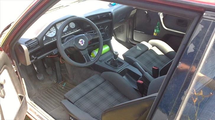 BMW E30 320 "Eta" Byttet billede 10