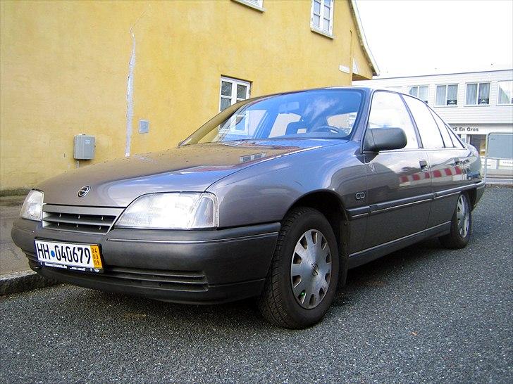 Opel Omega A - CD - 21 år, og stadig jomfru.. hehe - således så hun ud da jeg hentede hende (Alu-kapslerne er til salg) billede 20