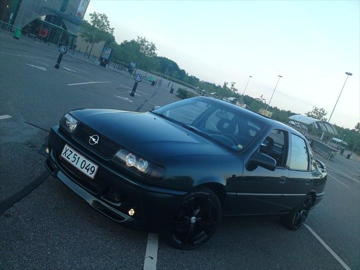 Opel Vectra A 2.0i (SKROTTET) billede 18