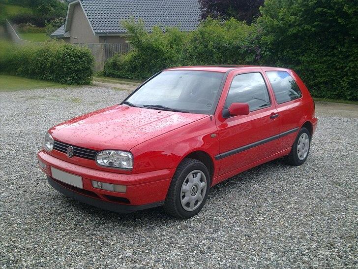 VW Golf III - Som den stod inden gevindundervogn og fælge blev monteret. billede 15