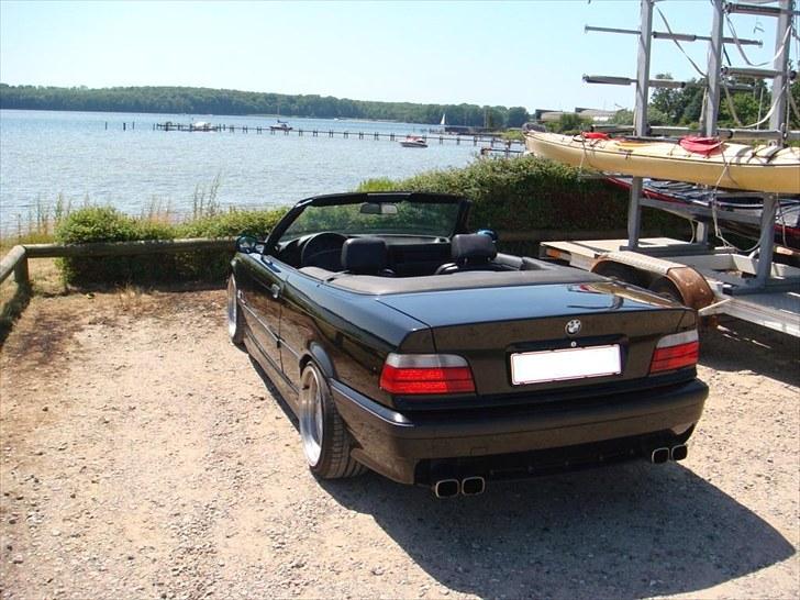 BMW 325i Cabriolet - Solgt billede 3