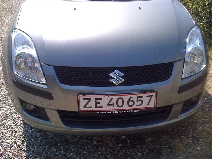 Suzuki Swift GLX 5d *Solgt* billede 7