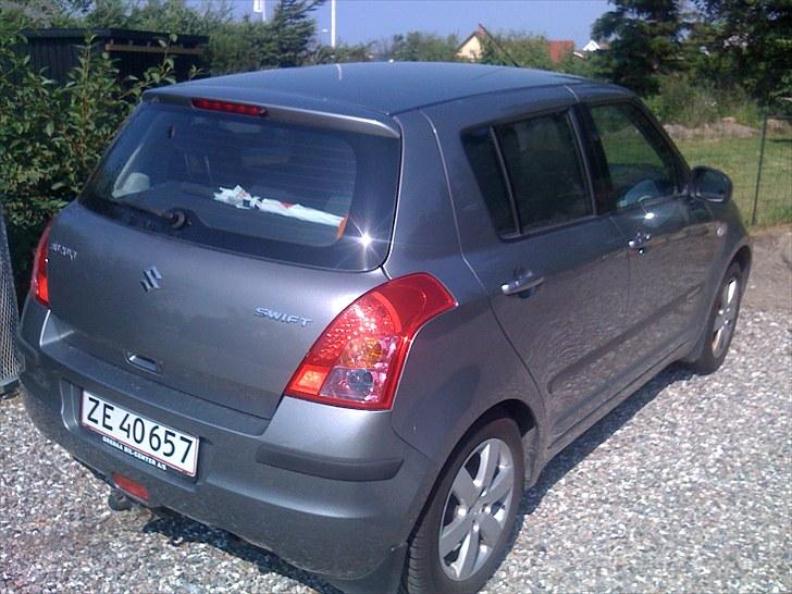 Suzuki Swift GLX 5d *Solgt* billede 14