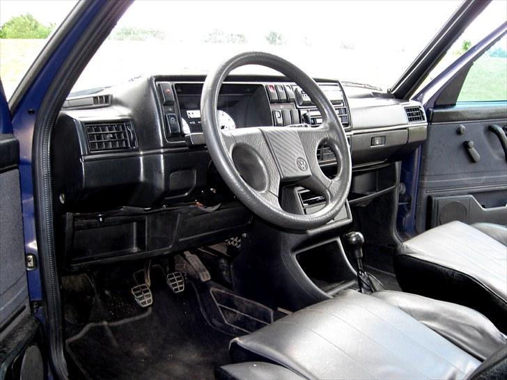 VW Golf 2 GTI 16v  - Alt instrumenteringslys i blå + blå dioder i bunden billede 3