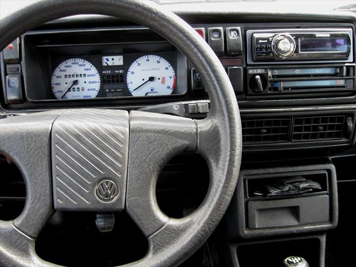 VW Golf 2 GTI 16v  - Alt instrumenteringslys i blå + blå dioder i bunden billede 5