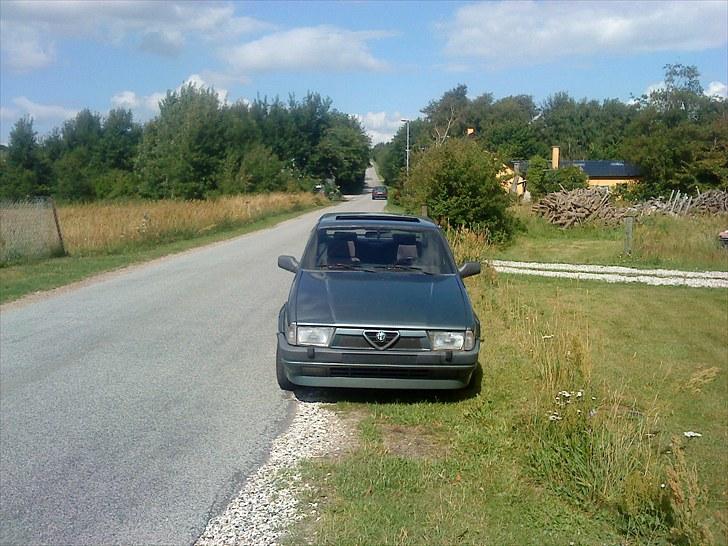 Alfa Romeo 75 2,0 T-Spark Solgt billede 4