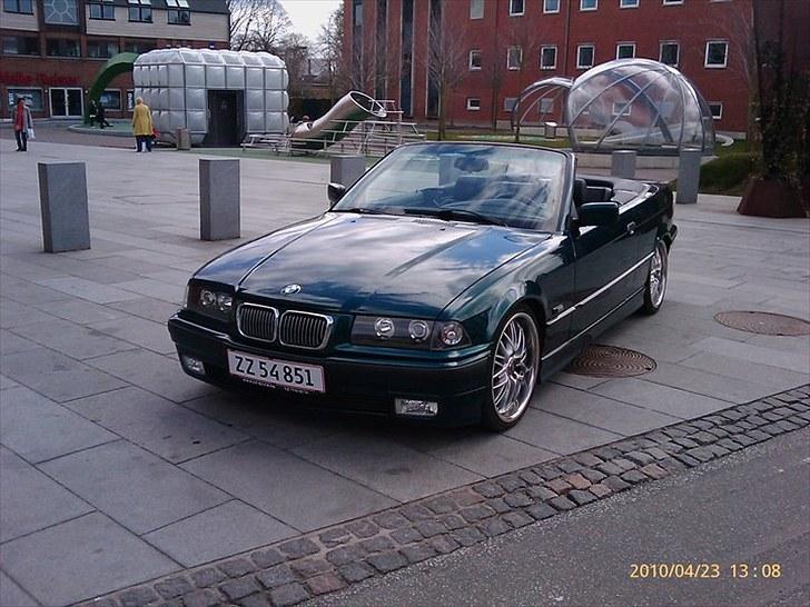 BMW 320i Cabriolet billede 3