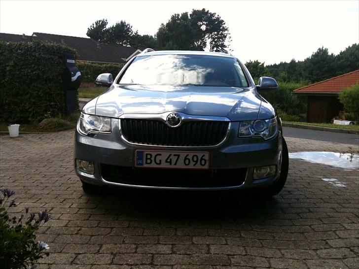 Skoda Superb Combi 2,0 TDI CR billede 2