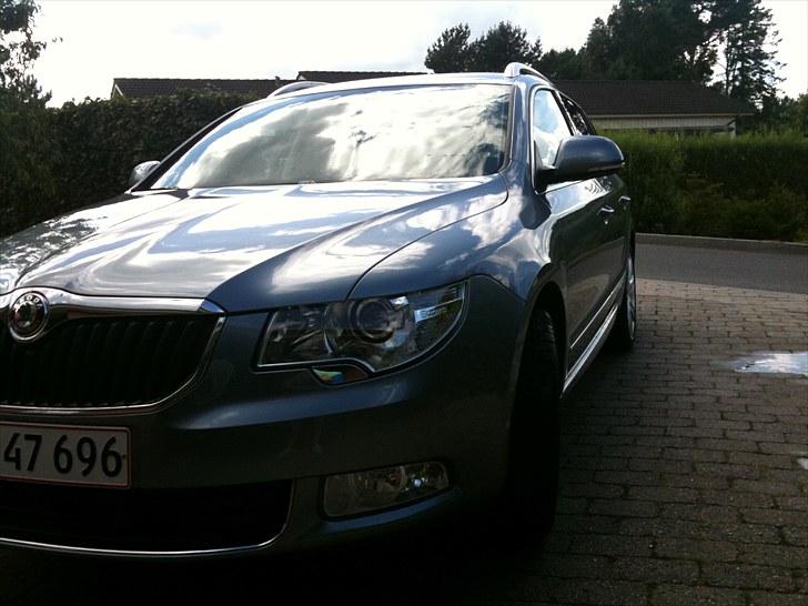 Skoda Superb Combi 2,0 TDI CR billede 3