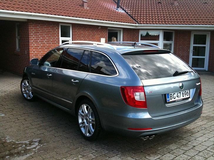 Skoda Superb Combi 2,0 TDI CR billede 4