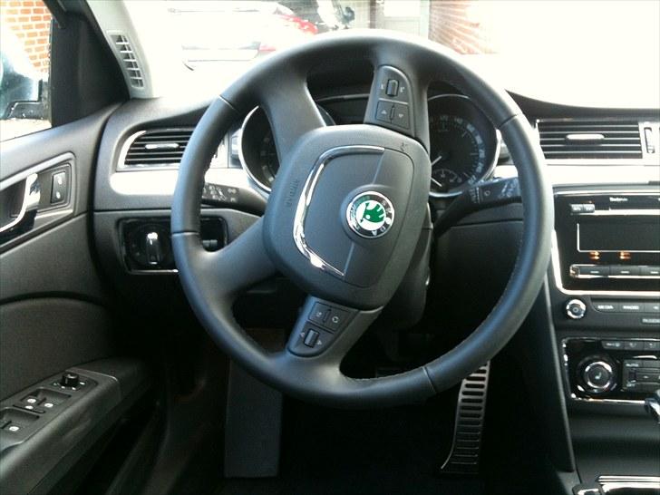 Skoda Superb Combi 2,0 TDI CR billede 8