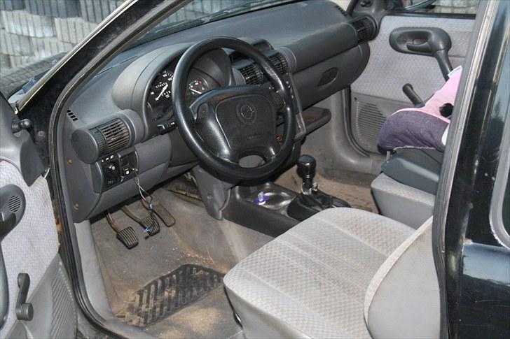 Opel corsa - woop woop, det nemt at styre alle hestene derfra. billede 8