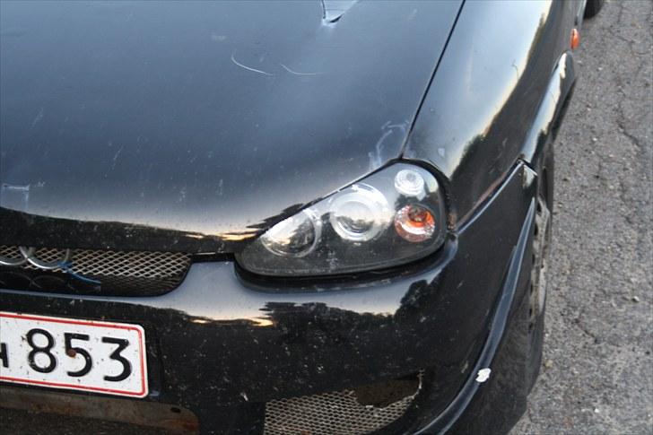 Opel corsa - hmm... ender med at sýs om det lygter. billede 10