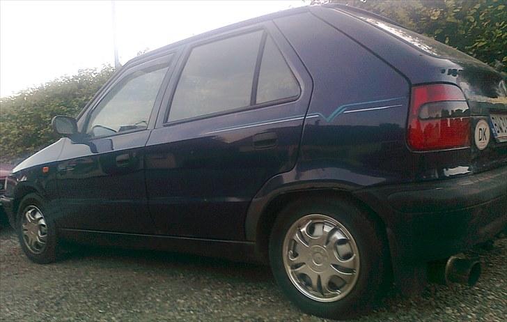 Skoda FELICIA 136LXI Solgt - Med den nye potte på  billede 17