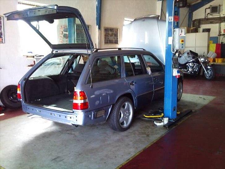 Mercedes Benz Te 320 billede 20