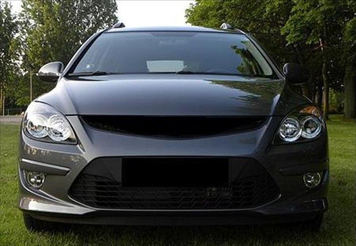Hyundai I 30 CW 1.6 CRDI  PLUS (SOLGT) - Emblem fri front , det er en ændring der skal laves " ondt udseende" billede 15