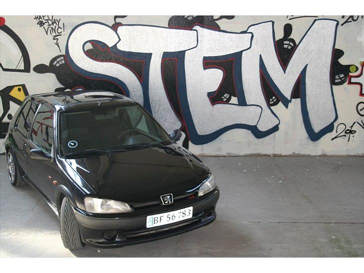 {{currentPhoto.altText}} billede {{currentPhoto.number}}