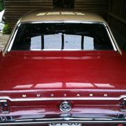 Ford Mustang **SOLGT**