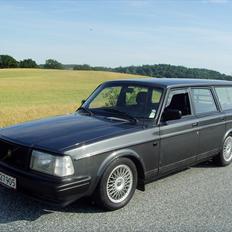 Volvo 240 GLT st. car