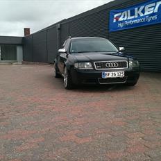 Audi S6   4,2 V8  Quattro