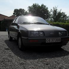 Ford Sierra 1,6 5d (solgt)