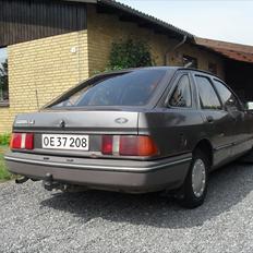 Ford Sierra 1,6 5d (solgt)
